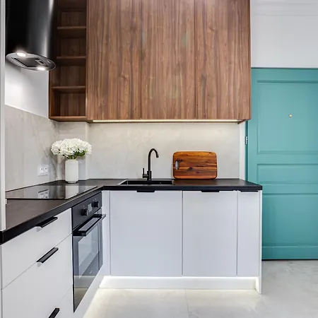 Modern Garbary 62 Zloto & Design * بوزنان