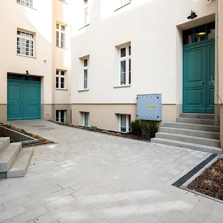 Modern Garbary 62 Zloto & Design بوزنان